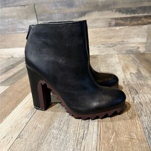 Circus by Sam Edelman Black Leather Kensley Extreme Tread Heeled Ankle Boots 9
